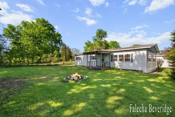 Allegan, MI 49010,914 32nd Street