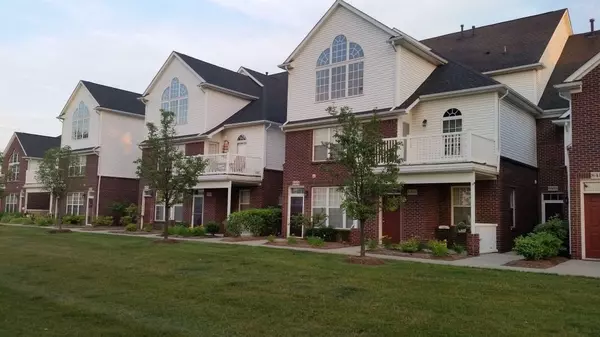 8471 Towne Center Circle, Warren, MI 48093