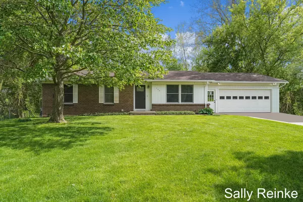 748 Marway NW, Comstock Park, MI 49321