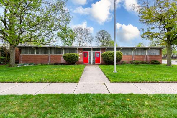 20800 LeFever Avenue, Warren, MI 48091