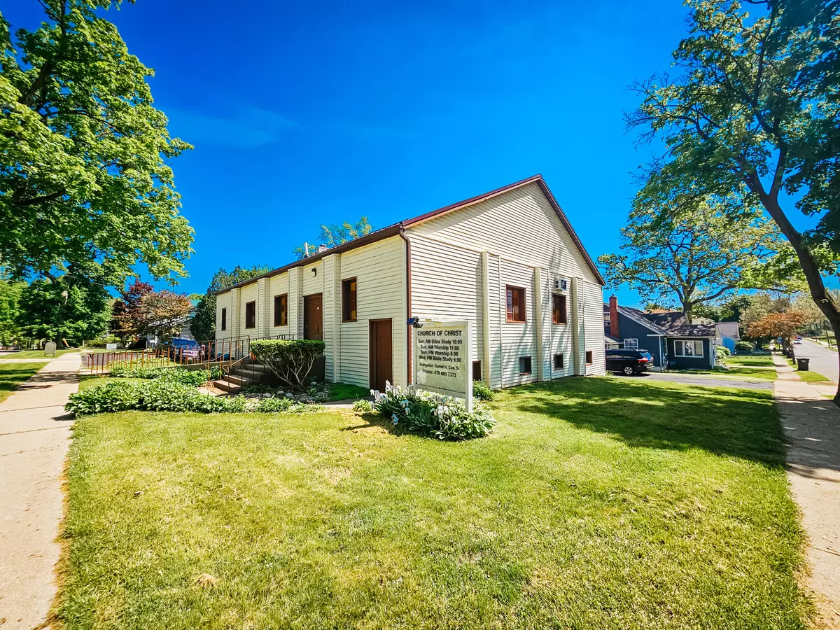 Hillsdale, MI 49242,151 S West Street