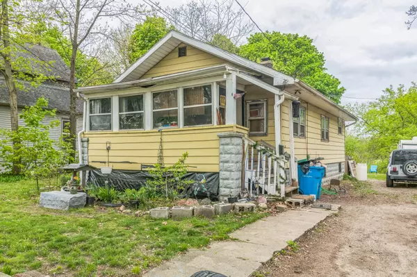 Dowagiac, MI 49047,526 S Front Street