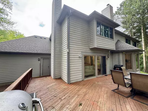 Pinckney, MI 48169,9641 Rolling Greens Drive