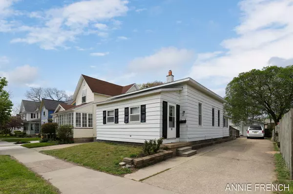 Holland, MI 49423,69 W 13th St