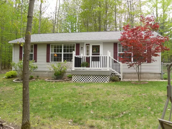 6515 Maple Road, Ludington, MI 49431