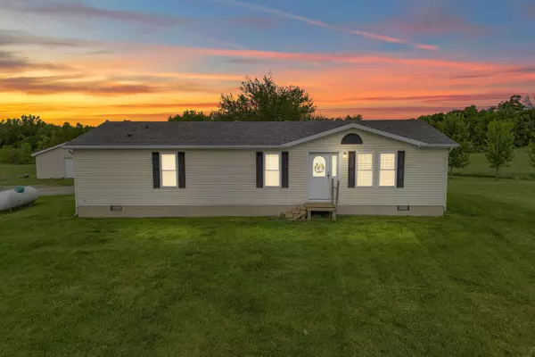 10060 Pioneer Road, Hillsdale, MI 49242