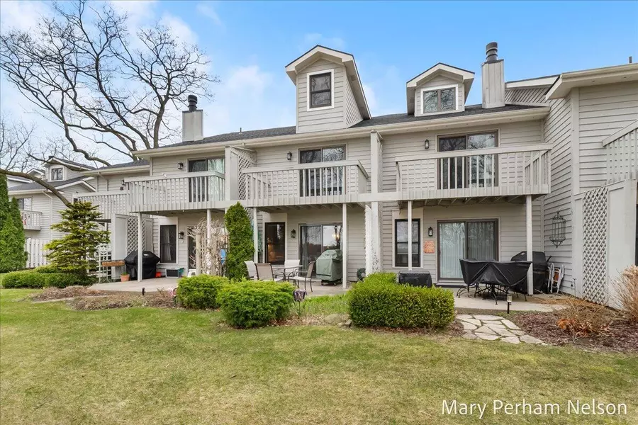 124 Elizabeth Street ##7, Saugatuck, MI 49453