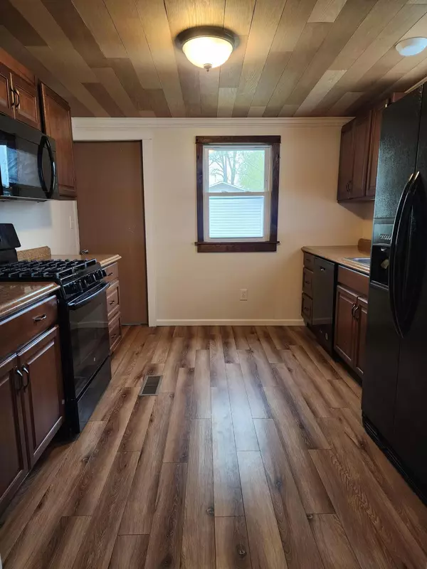 Kent City, MI 49330,271 S Main Street