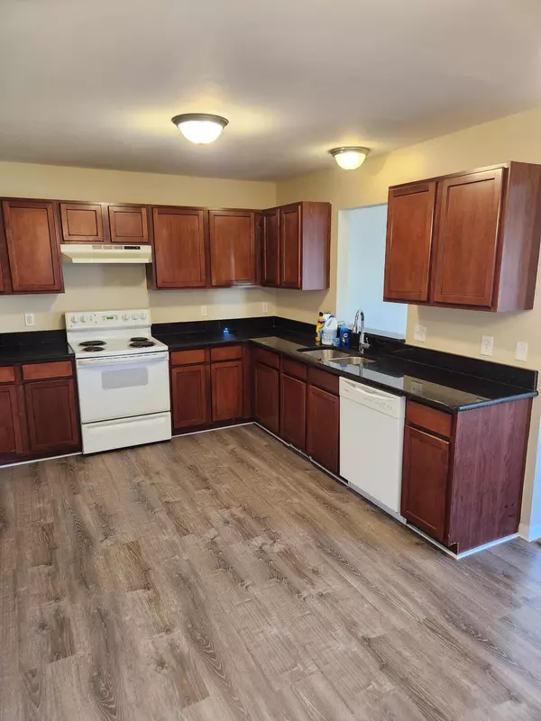 Romulus, MI 48174,7980 Amber Drive