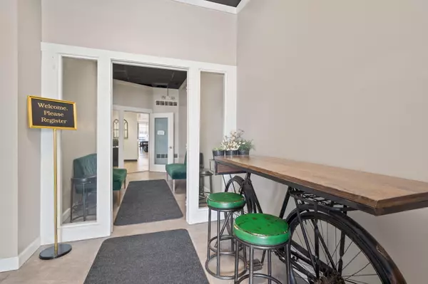 Zeeland, MI 49464,111 E Main Avenue