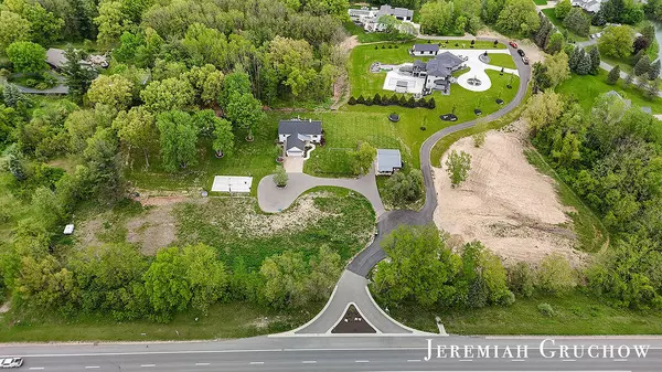 Ada, MI 49301,VL/60 Ada Hills NE Drive