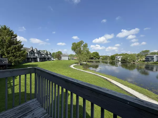Valparaiso, IN 46383,1300 Winding Ridge Lane #D8