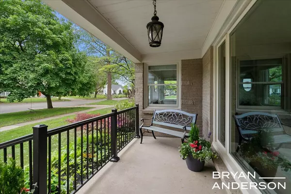 East Grand Rapids, MI 49506,2120 Englewood SE Drive