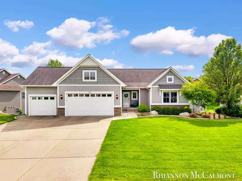 7505 Augusta Lane, Hudsonville, MI 49426