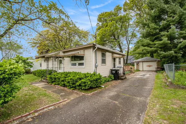 Grand Rapids, MI 49508,1421 Brookmark SE Street
