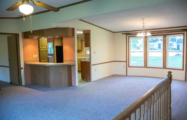 Three Oaks, MI 49128,6340 Warren Woods Road