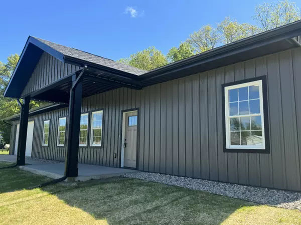 Lawton, MI 49065,23028 County Road 354