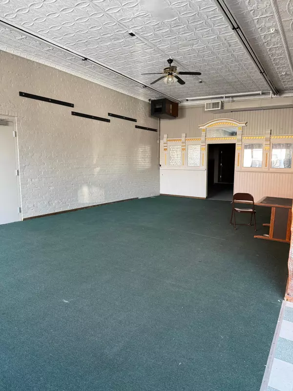 Manistee, MI 49660,437 River Street