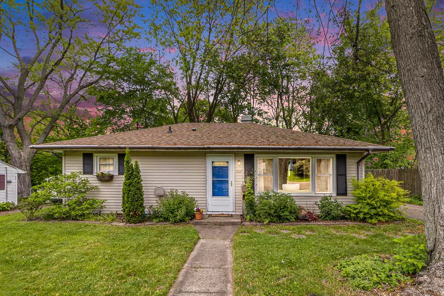 2137 Roseland Avenue, Kalamazoo, MI 49001