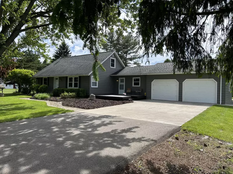 13830 S Grange Road, Eagle, MI 48822