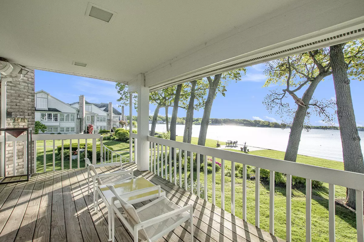 Spring Lake, MI 49456,16928 Landing Drive