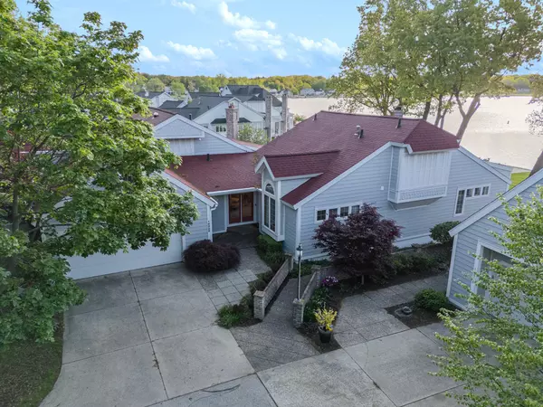 Spring Lake, MI 49456,16928 Landing Drive