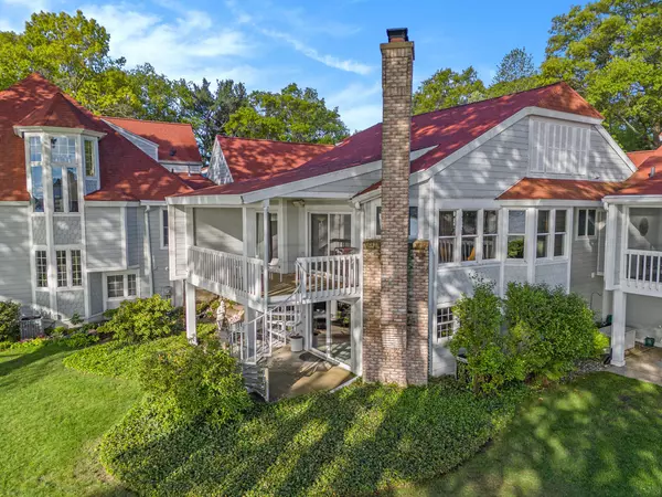 Spring Lake, MI 49456,16928 Landing Drive