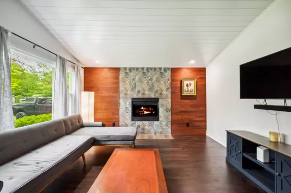 Coloma, MI 49038,6185 N Shore Drive