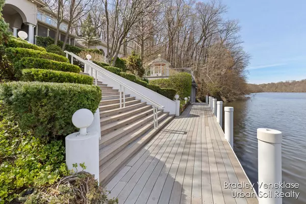 Alto, MI 49302,7635 Sandy Hollow SE Drive