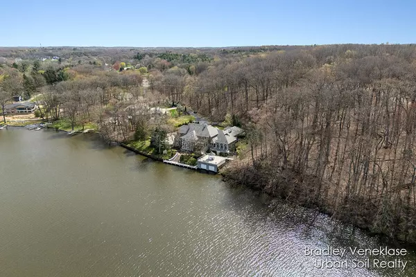 Alto, MI 49302,7635 Sandy Hollow SE Drive