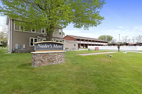612 N Lakeshore Drive, Ludington, MI 49431