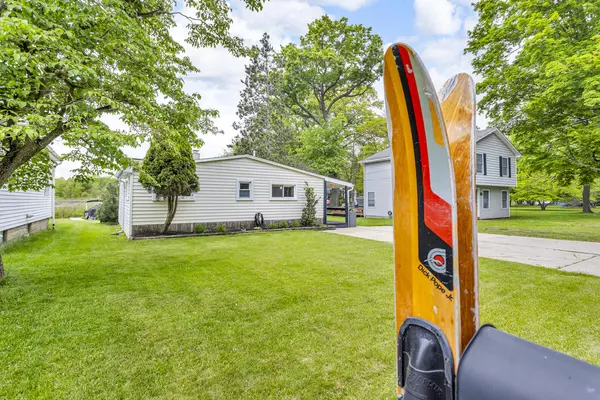 Michigan Center, MI 49254,863 S Lakeside Drive