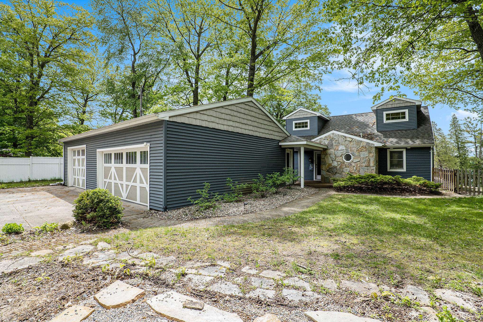 261 Midway Walk, Six Lakes, MI 48886