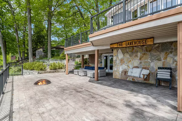 Six Lakes, MI 48886,261 Midway Walk