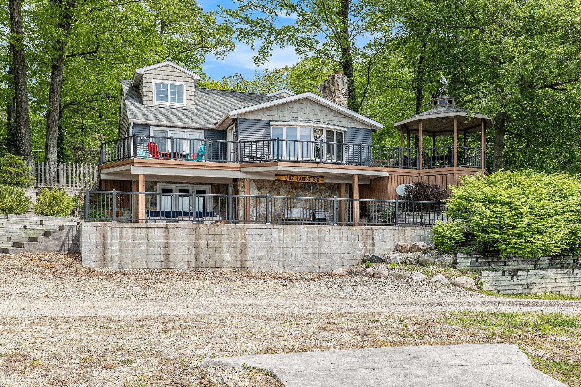 Six Lakes, MI 48886,261 Midway Walk