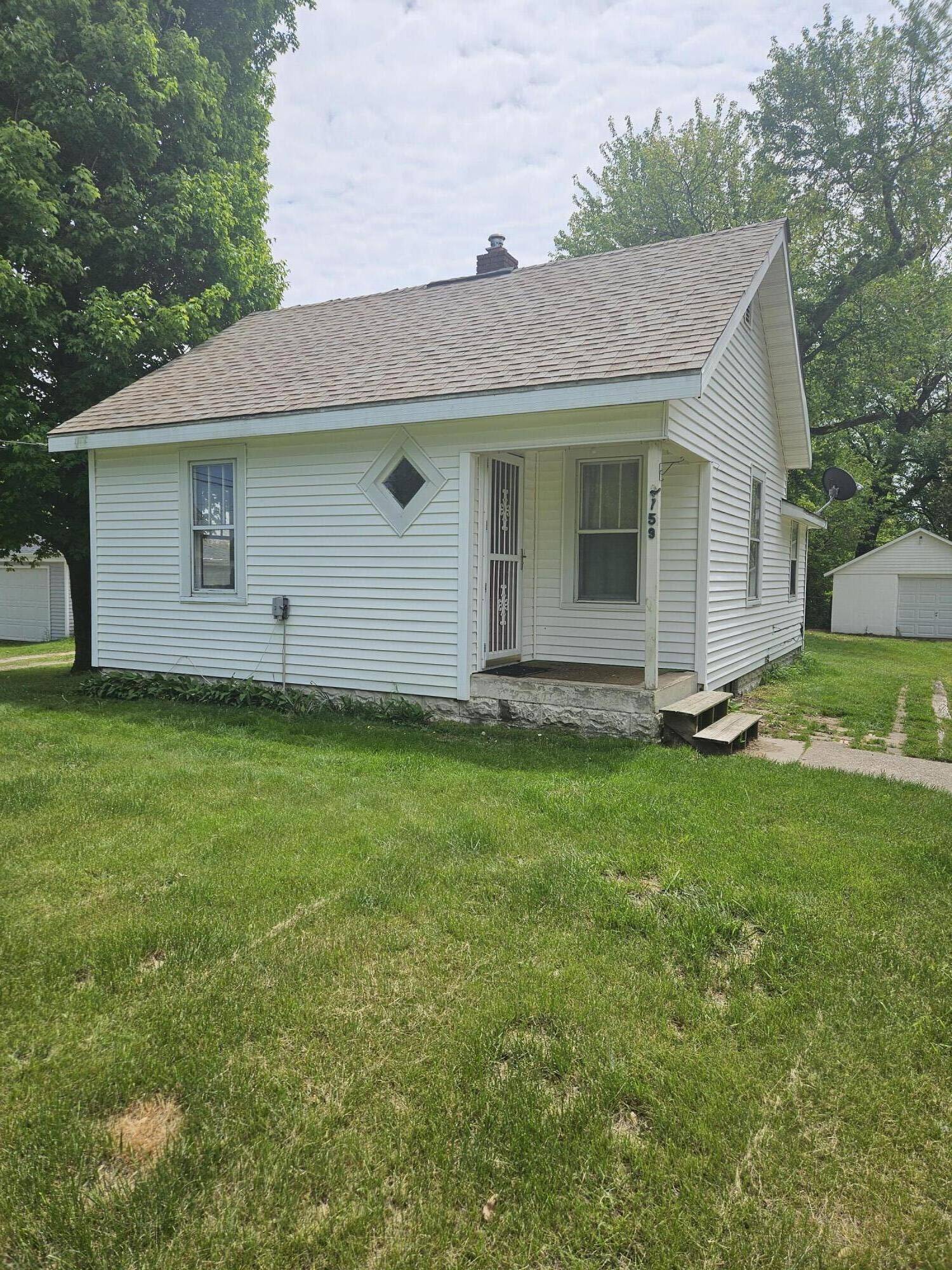 2759 Riverside Road, Benton Harbor, MI 49022