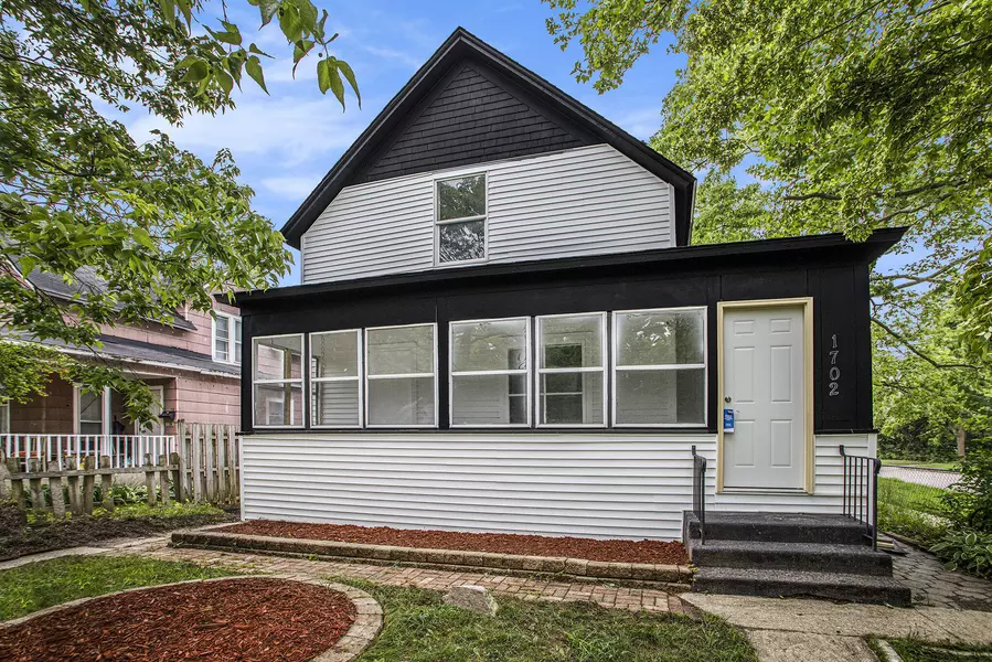 1702 Charles Avenue, Kalamazoo, MI 49048