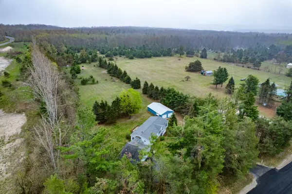 Alanson, MI 49706,8279 Luce Street