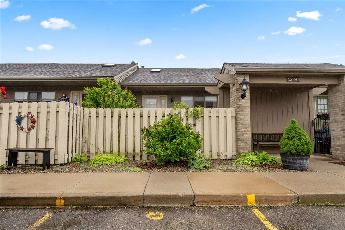 South Lyon, MI 48178,62340 Arlington Circle #5