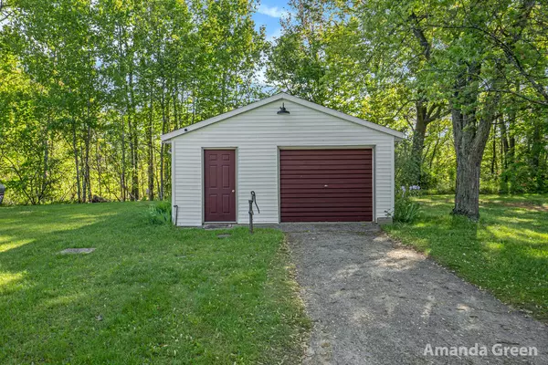 Six Lakes, MI 48886,141 Coolidge Drive