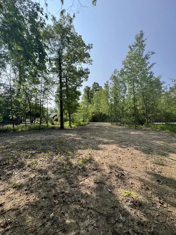 New Buffalo, MI 49117,22 Walden Way