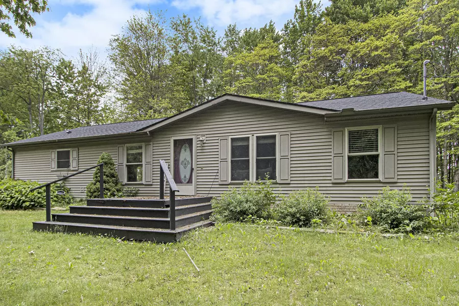 1481 115th, Otsego, MI 49078