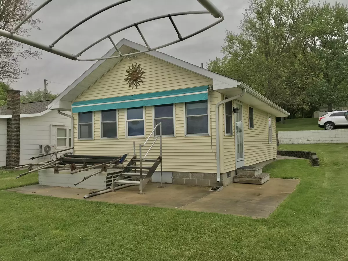 Three Rivers, MI 49093,10111 Lucas Road