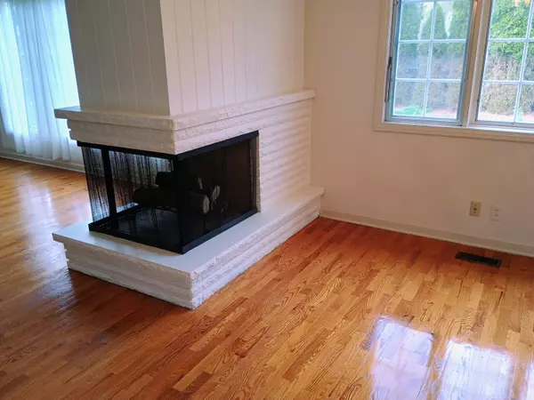 East Lansing, MI 48823,1635 Woodside Drive