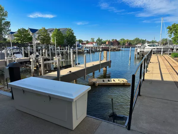 St. Joseph, MI 49085,312 Water Street #Slip 15