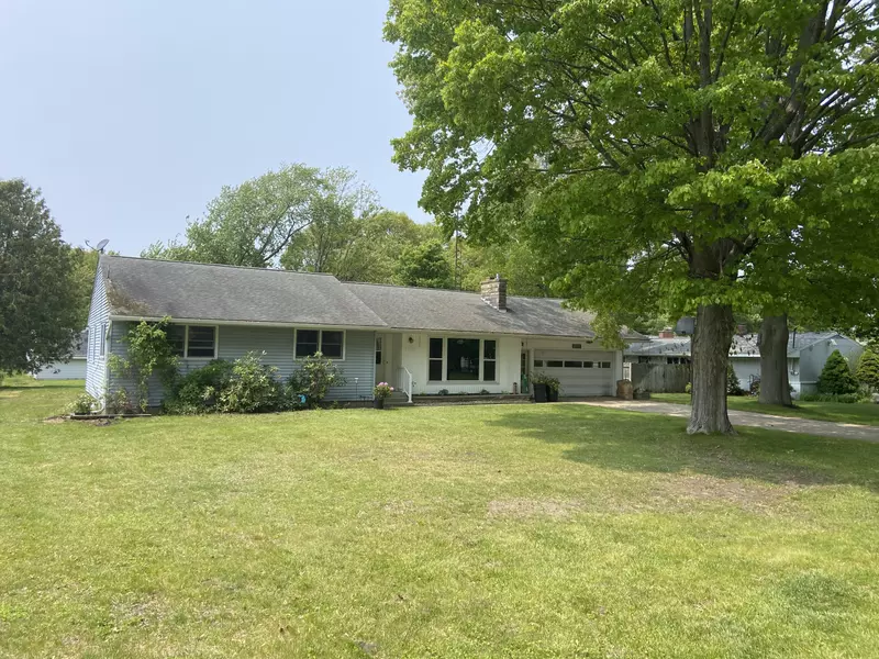 4871 Wickham Drive, Norton Shores, MI 49441