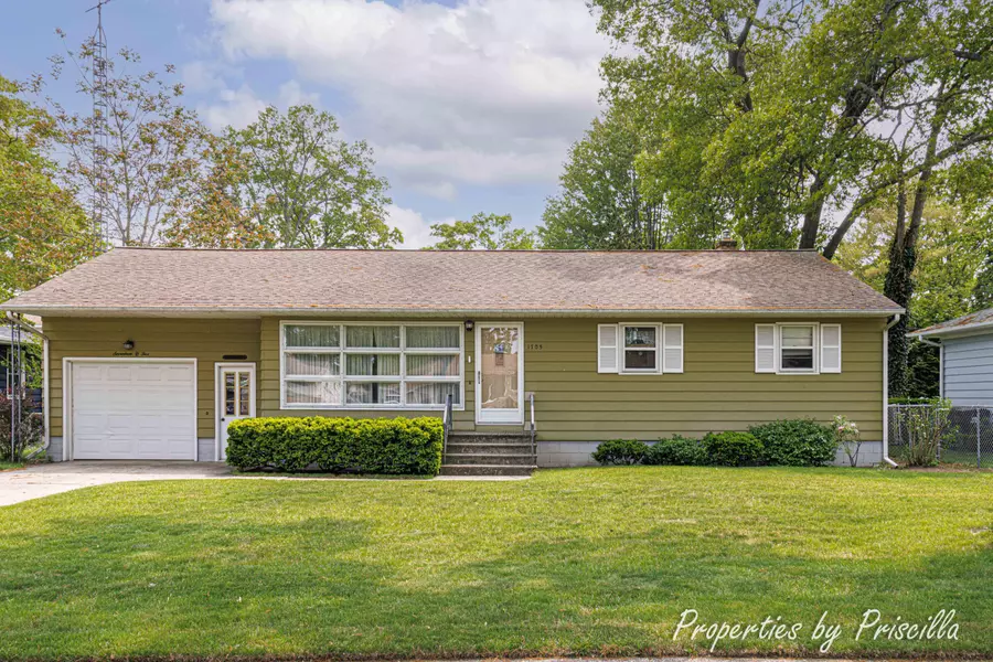 1705 Leif Avenue, Norton Shores, MI 49441
