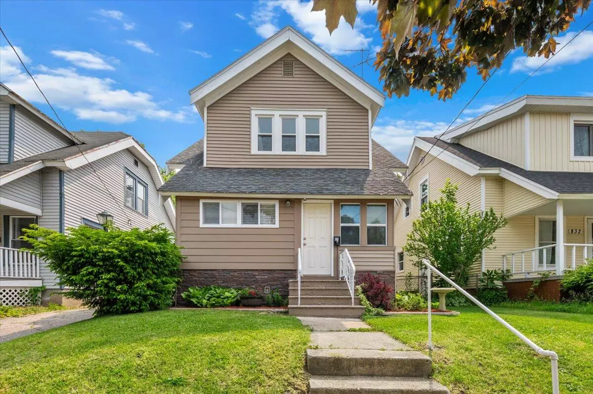 Grand Rapids, MI 49503,836 College NE Avenue
