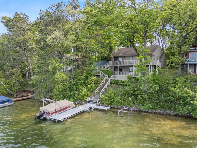 10481 Midshore Drive, Mecosta, MI 49332