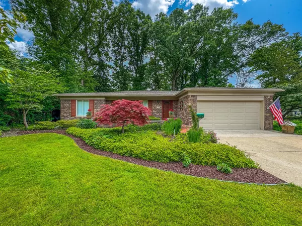 3481 Witherbee Drive, Troy, MI 48084
